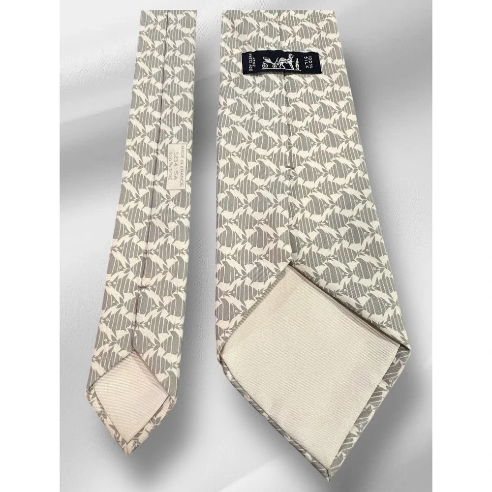 HERMES 100% Silk Vintage Tie, Gray Fish Design 5234SA, Made in France Authentic